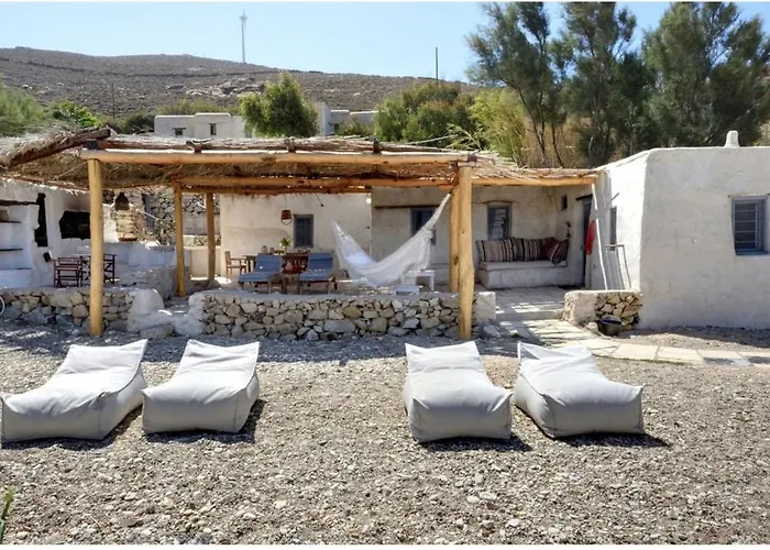 빌라 The Mykonian Beachfront Estate *